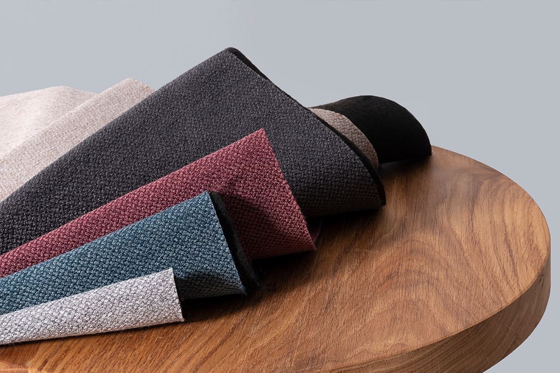 Czym kierować się przy wyborze tkaniny obiciowej i co jest ważne?