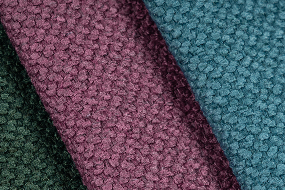 Czym skutecznie wyprać nasze kanapy? Poznaj sprawdzone sposoby