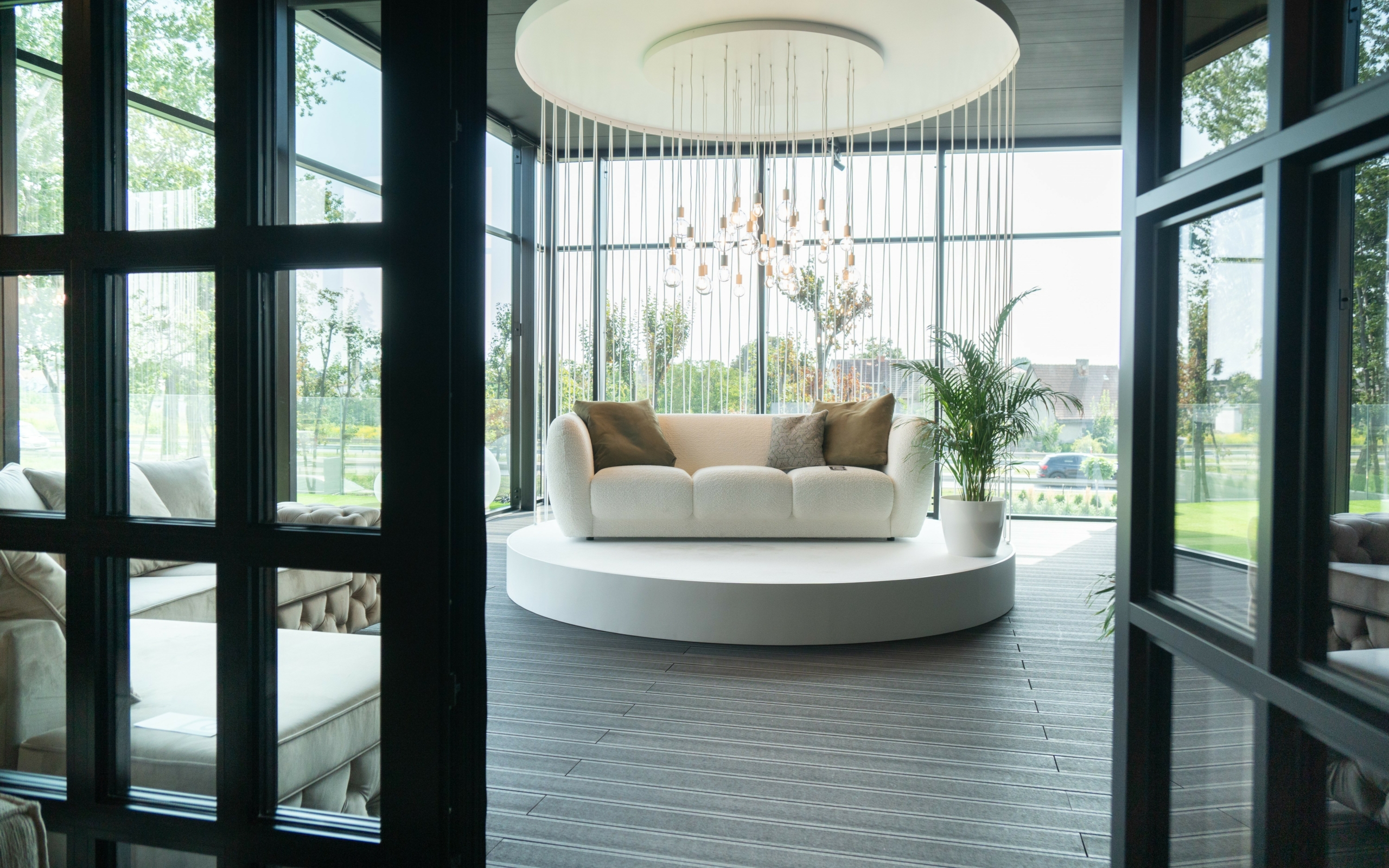 Kolory i wzory w interior design – jak je łączyć, by dały efekt WOW?