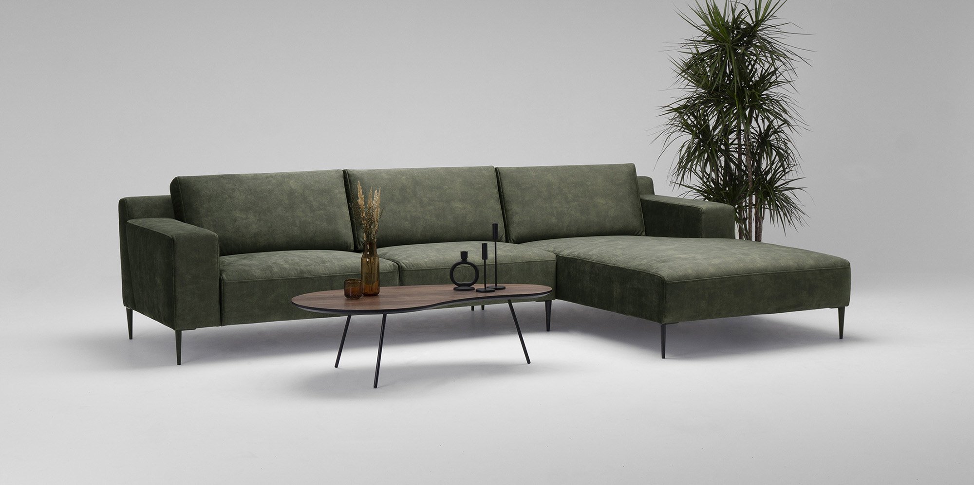 Meble inspirowane modą lat 60. i 70. Zaczaruj nimi wnętrze!