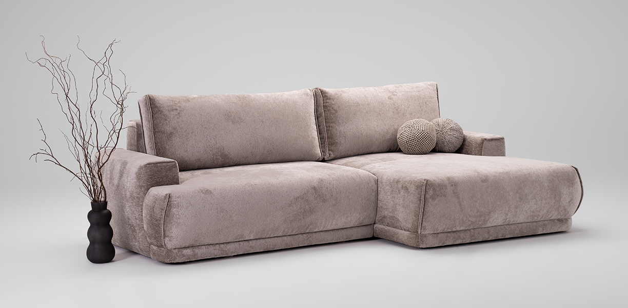 Miękkie linie i obłości, czyli najmodniejsze designerskie meble do salonu.