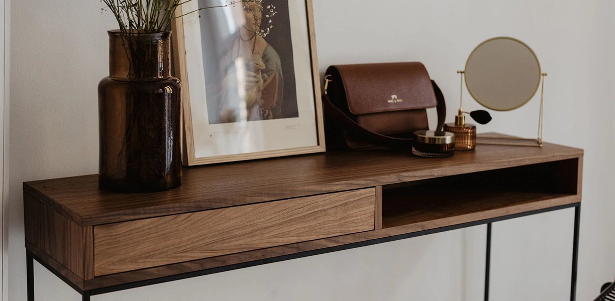 Stylowe konsole, czyli wnętrzarski as w rękawie. Poznaj je bliżej!